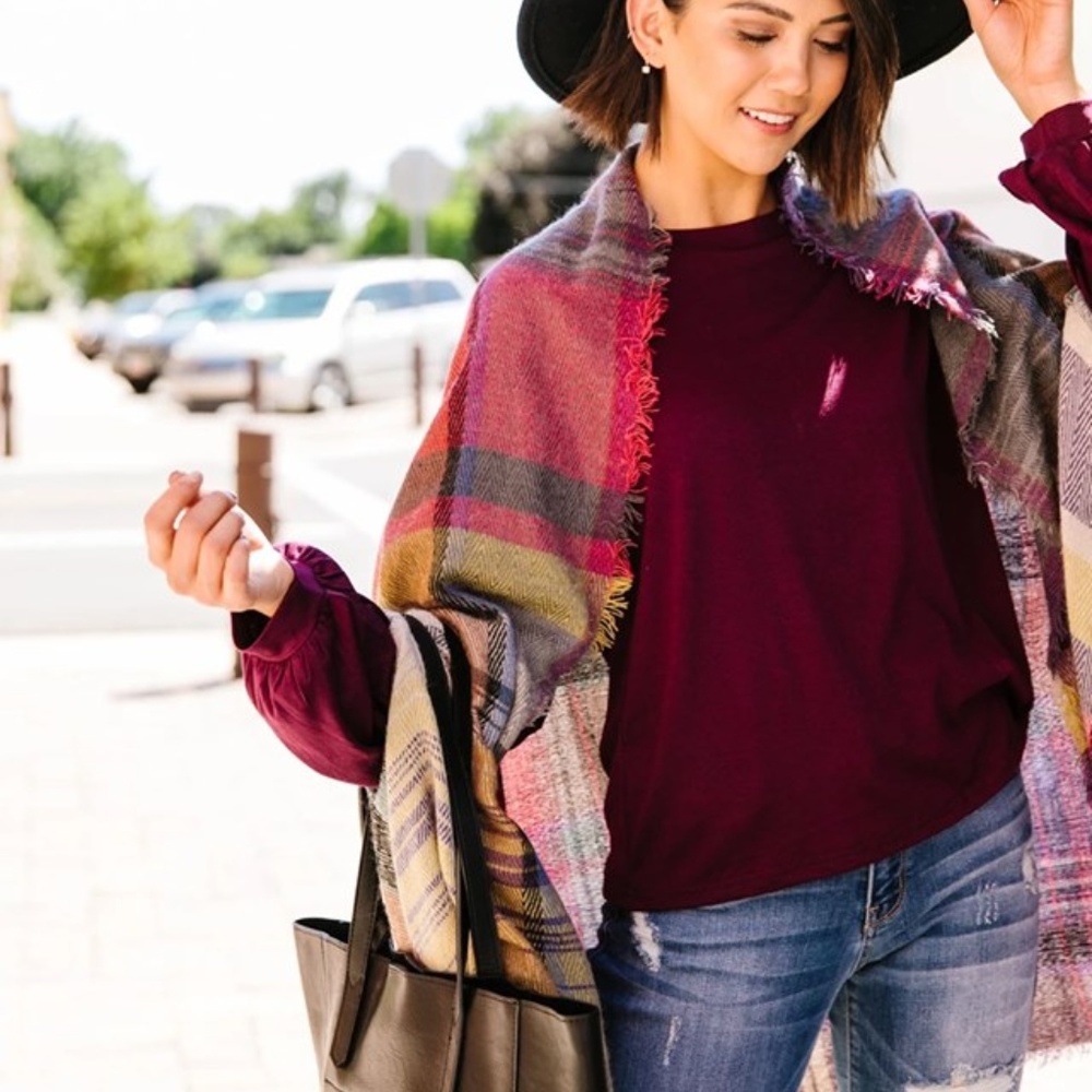 Nacho Basic Plaid Poncho in Fuschia